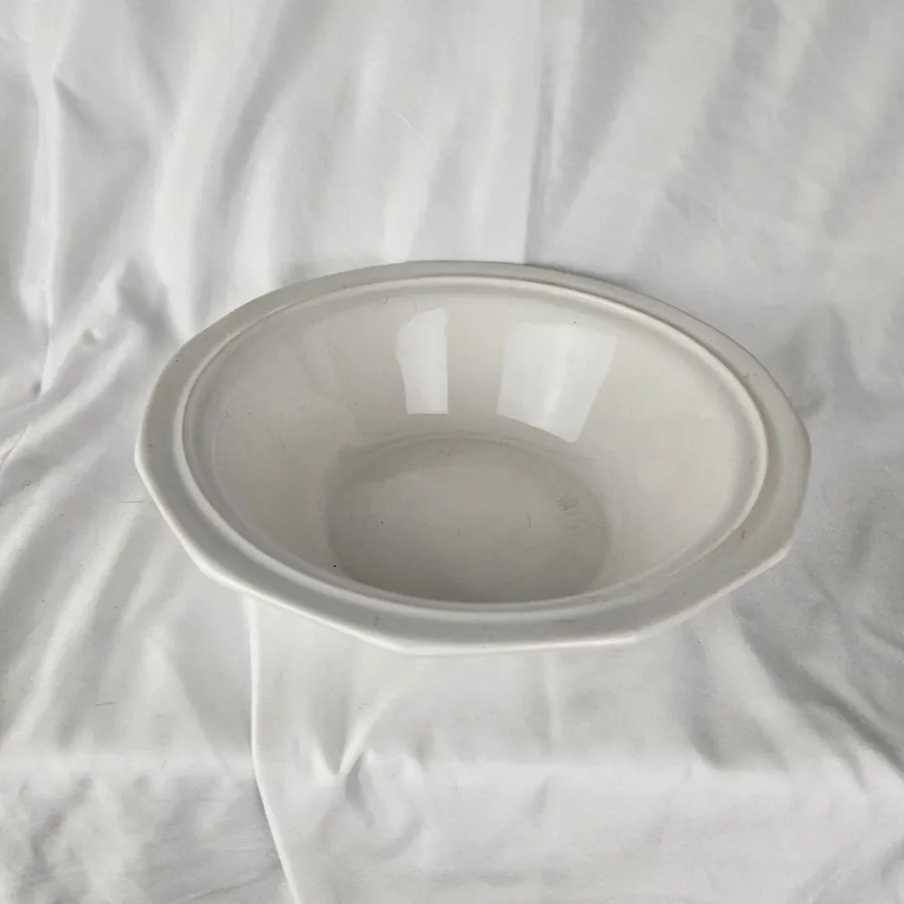 Pfaltzgraff USA Heritage White 9 ''Round Rimmed Vegetable Serving Bowl